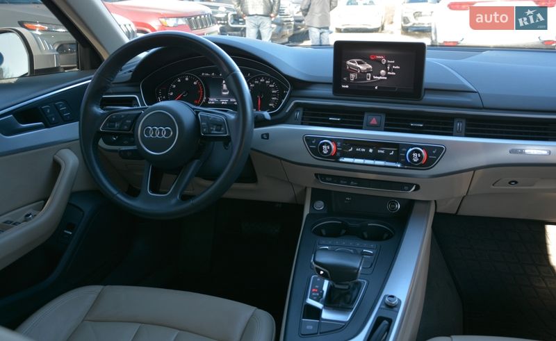 Седан Audi A4 2018 в Киеве