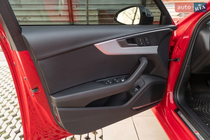 Седан Audi A4 2016 в Самборе