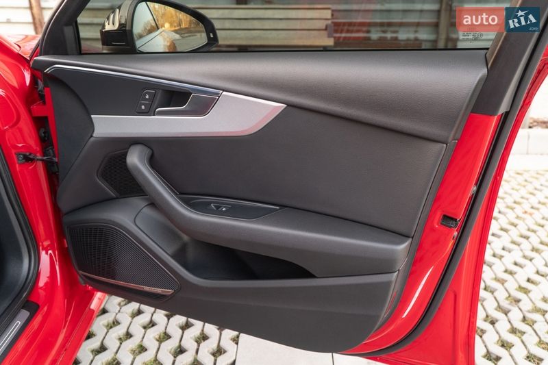 Седан Audi A4 2016 в Самборе