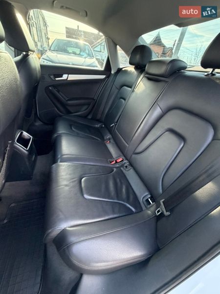 Седан Audi A4 2014 в Ивано-Франковске