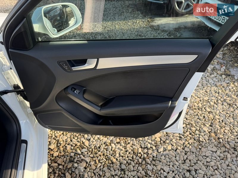 Седан Audi A4 2014 в Ивано-Франковске