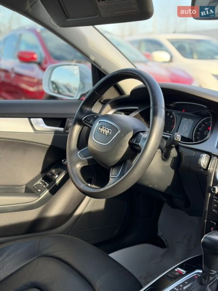 Седан Audi A4 2014 в Ивано-Франковске