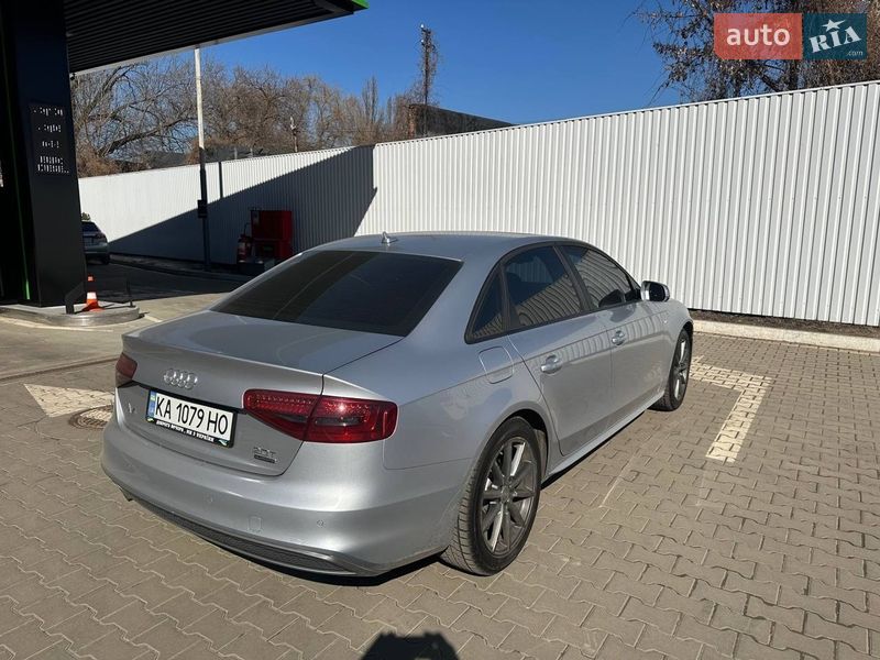 Седан Audi A4 2015 в Киеве