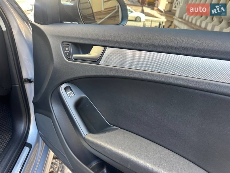 Седан Audi A4 2015 в Киеве