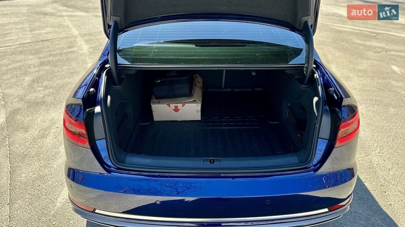 Седан Audi A4 2018 в Києві