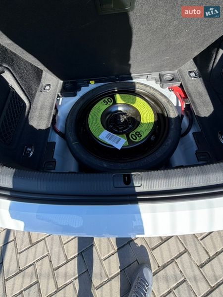 Седан Audi A4 2022 в Полтаві