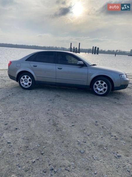 Седан Audi A4 2003 в Кременчуці