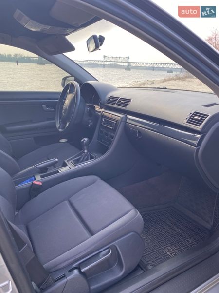 Седан Audi A4 2003 в Кременчуці