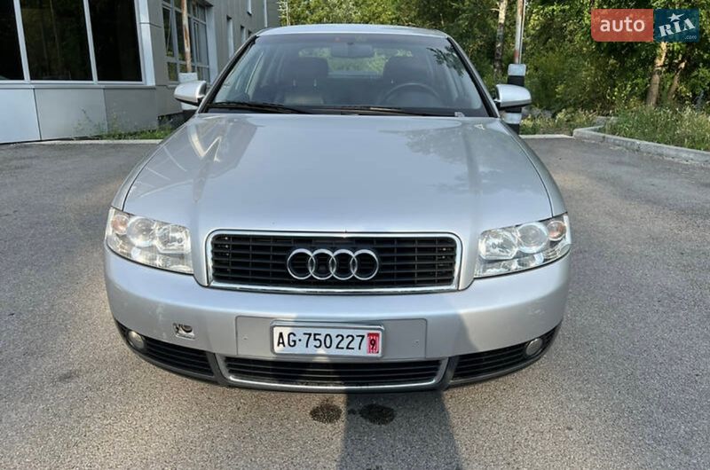 Седан Audi A4 2002 в Ичне