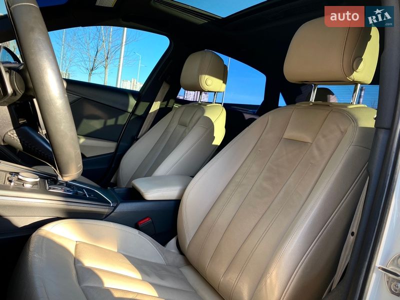 Седан Audi A4 2016 в Киеве