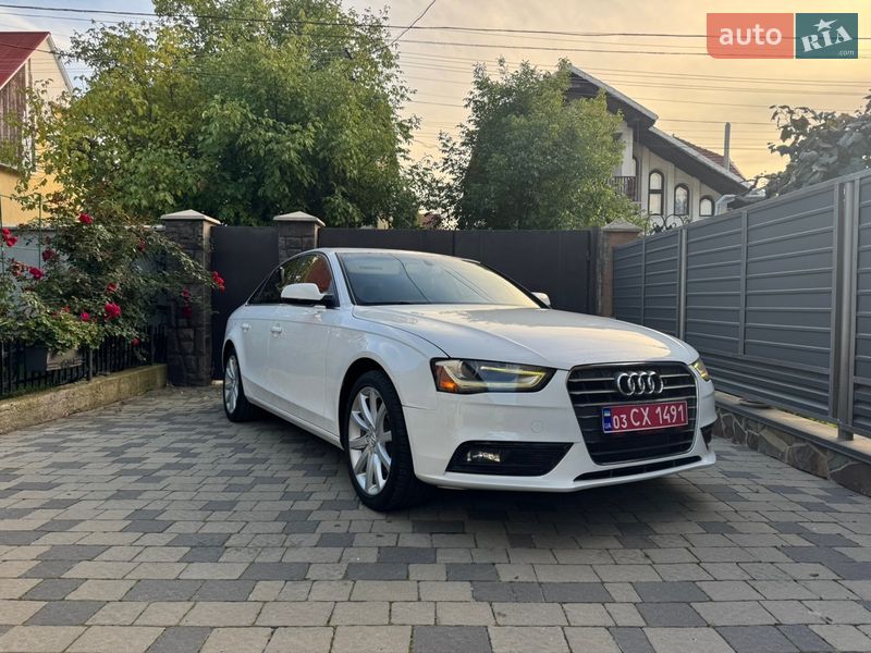 Седан Audi A4 2013 в Мукачевому