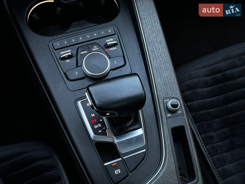 Седан Audi A4 2017 в Львові
