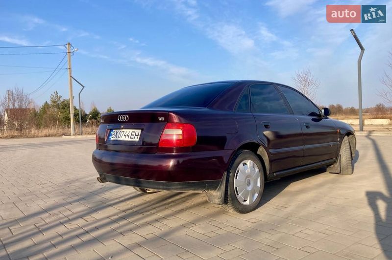 Седан Audi A4 1995 в Здолбуніві