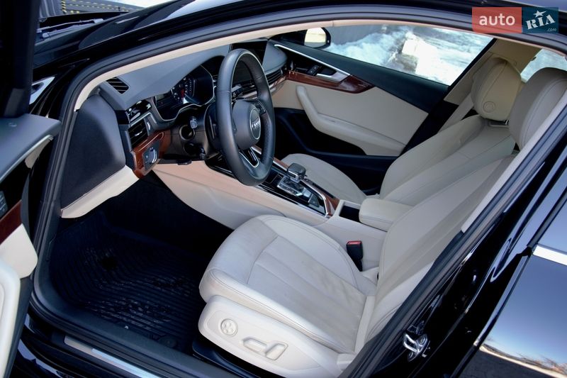 Седан Audi A4 2023 в Житомирі