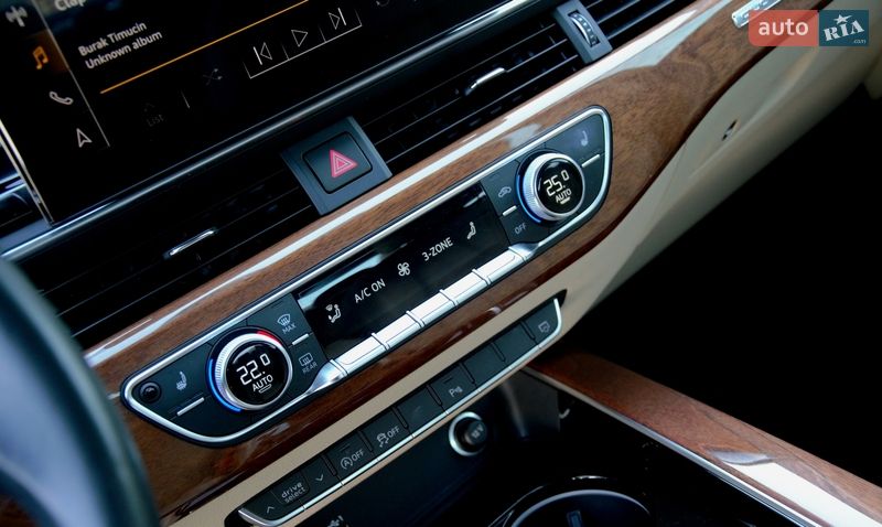 Седан Audi A4 2023 в Житомирі