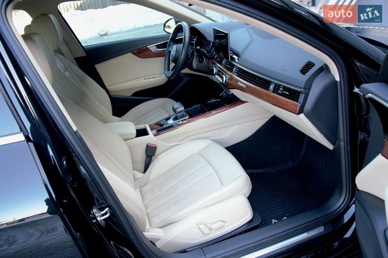 Седан Audi A4 2023 в Житомирі