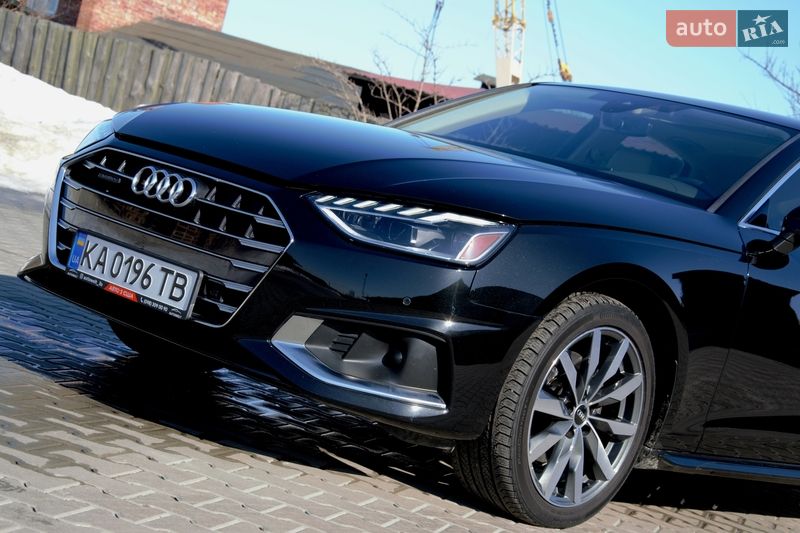Седан Audi A4 2023 в Житомирі