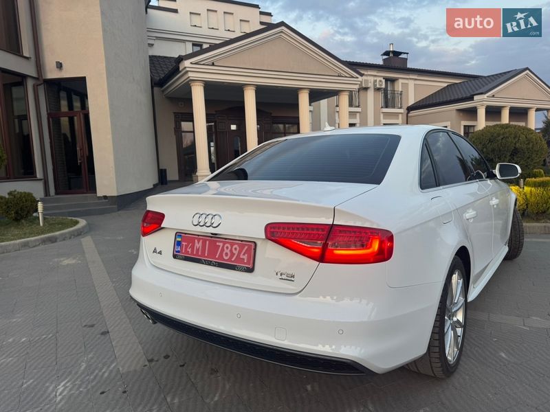 Седан Audi A4 2014 в Стрию