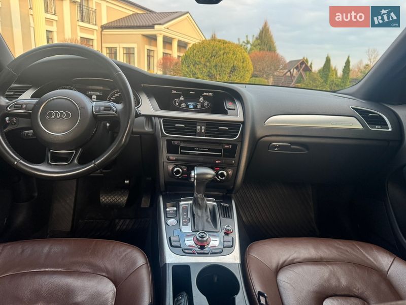 Седан Audi A4 2014 в Стрию