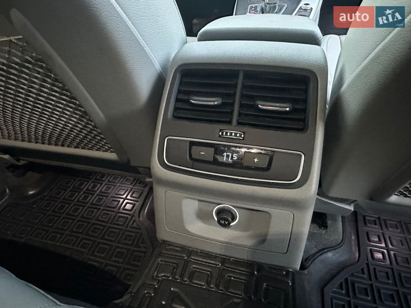 Седан Audi A4 2018 в Хмельницком