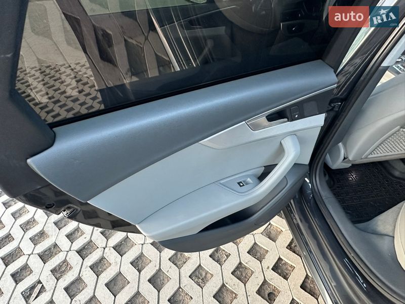 Седан Audi A4 2018 в Хмельницком
