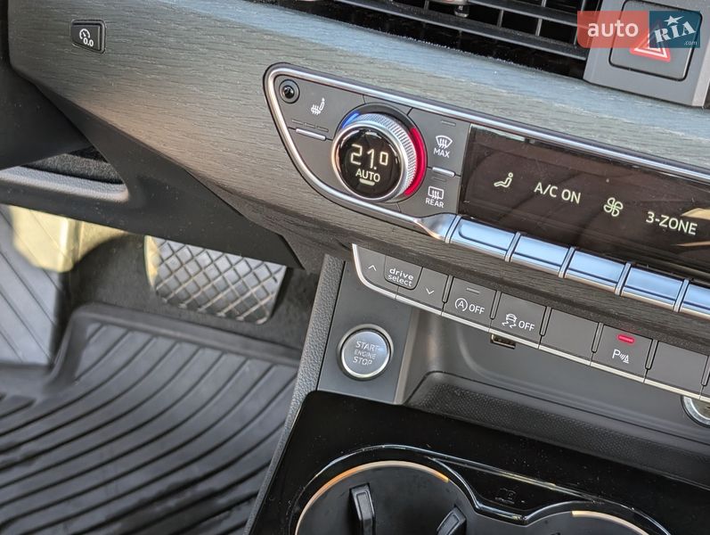 Седан Audi A4 2020 в Чернигове