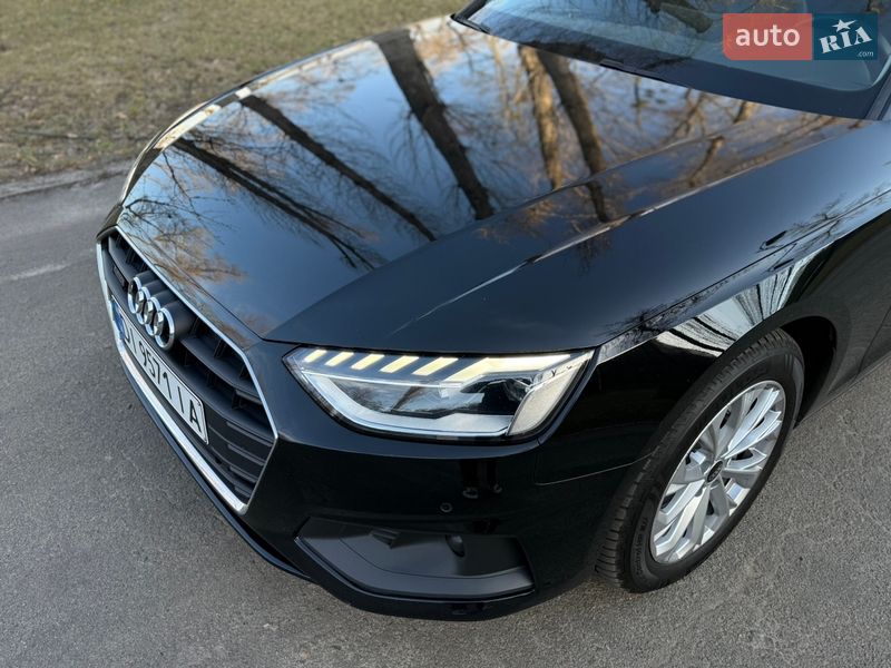 Седан Audi A4 2021 в Киеве