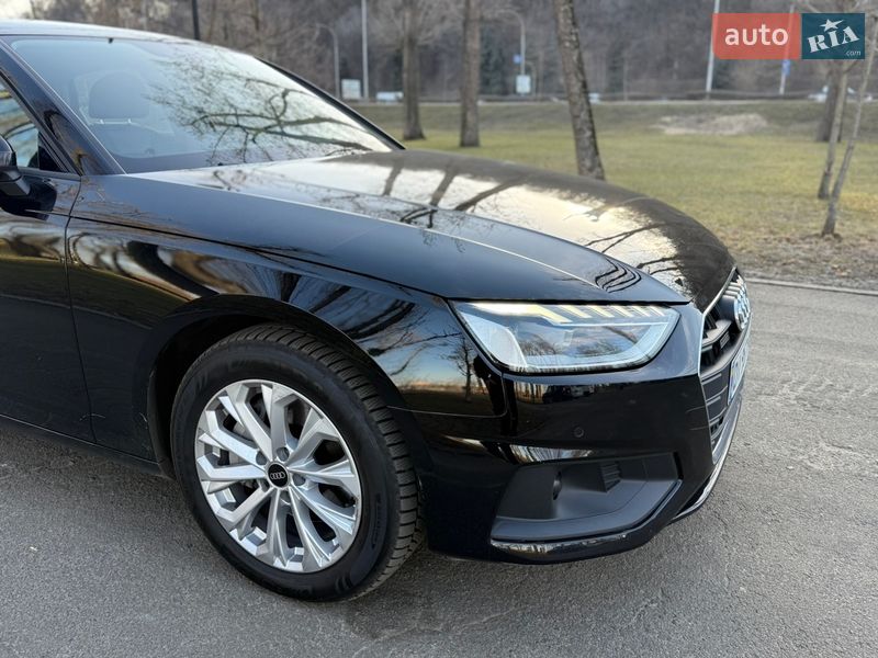 Седан Audi A4 2021 в Киеве