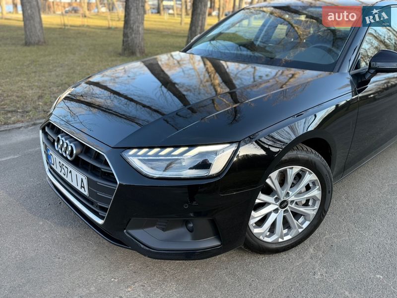 Седан Audi A4 2021 в Киеве