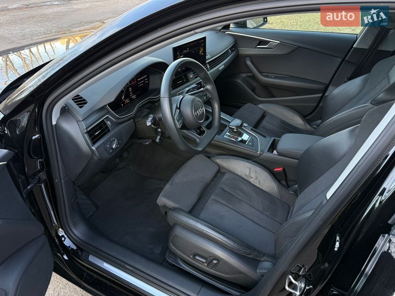 Седан Audi A4 2021 в Киеве