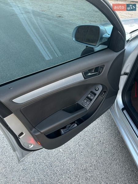 Седан Audi A4 2011 в Днепре
