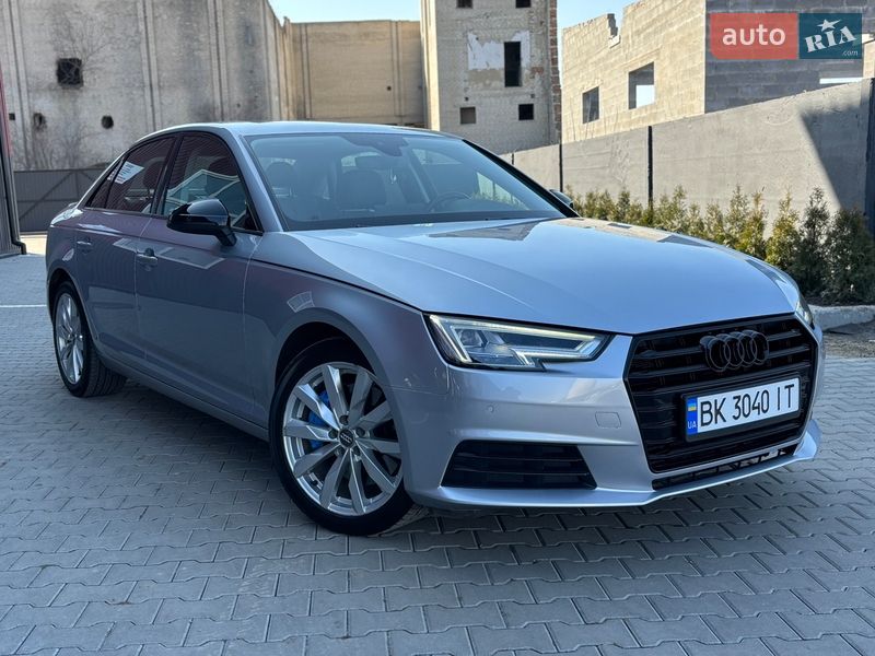 Седан Audi A4 2015 в Дубно