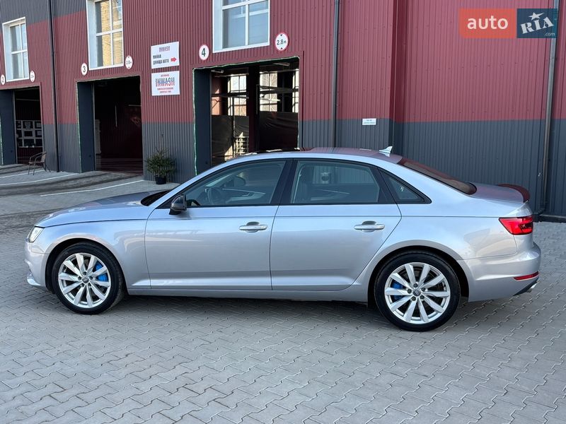 Седан Audi A4 2015 в Дубно