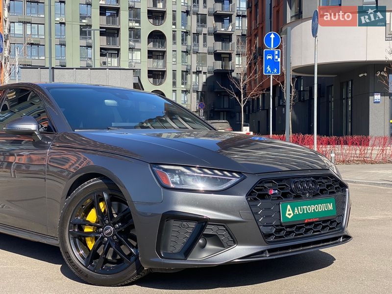 Седан Audi A4 2020 в Киеве