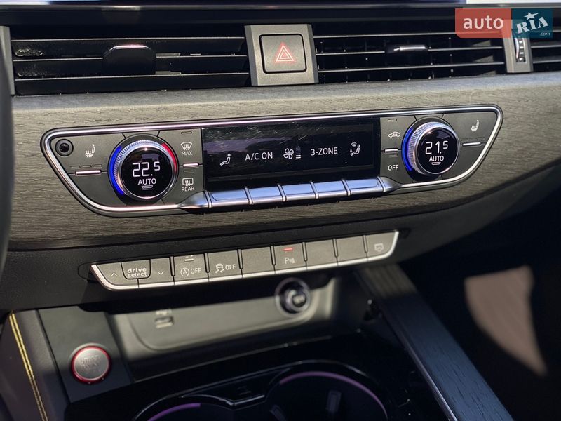 Седан Audi A4 2020 в Киеве
