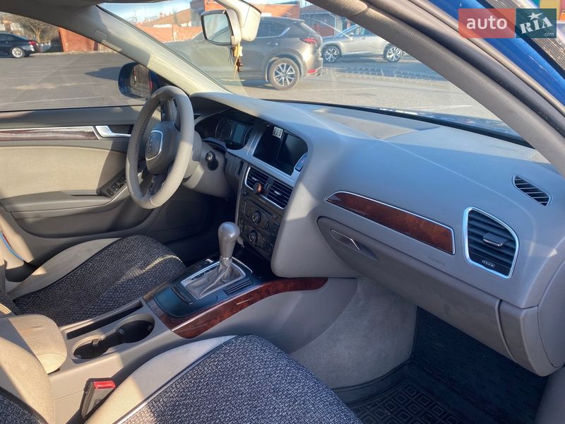 Седан Audi A4 2009 в Одесі