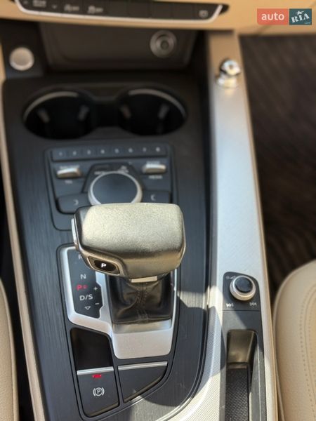Седан Audi A4 2017 в Львове