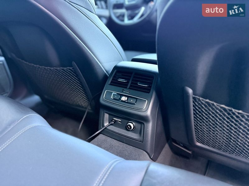 Седан Audi A4 2021 в Киеве