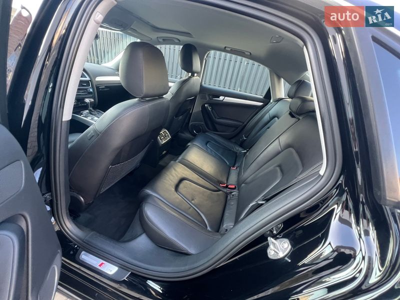 Седан Audi A4 2015 в Луцьку