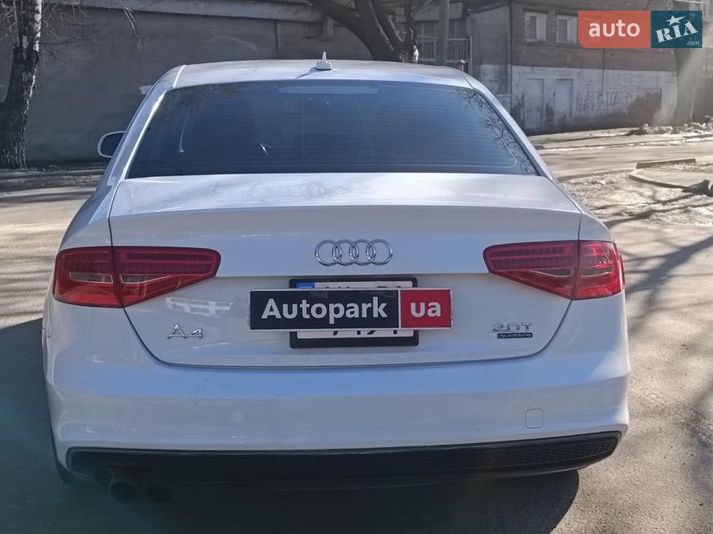 Седан Audi A4 2015 в Харькове