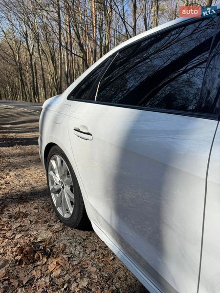 Седан Audi A4 2021 в Львове