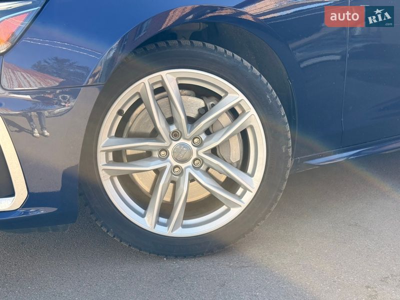 Седан Audi A4 2021 в Киеве
