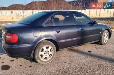 Седан Audi A4 1995 в Рівному