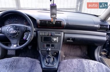 Седан Audi A4 1995 в Рахове