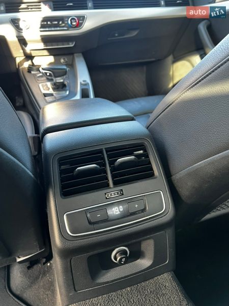 Седан Audi A4 2017 в Ивано-Франковске