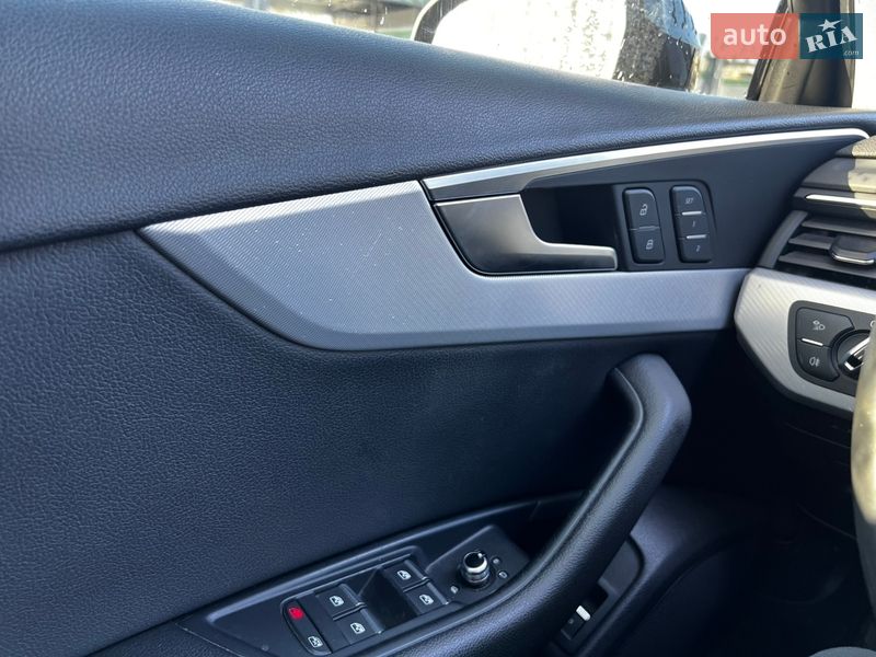 Седан Audi A4 2017 в Ивано-Франковске
