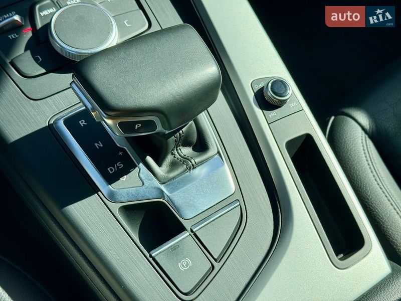 Седан Audi A4 2019 в Харкові