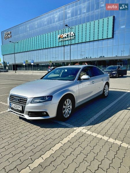 Седан Audi A4 2011 в Львове