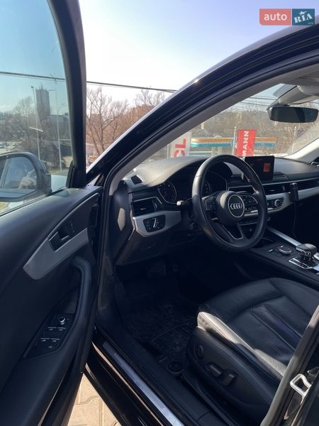 Седан Audi A4 2016 в Чернівцях
