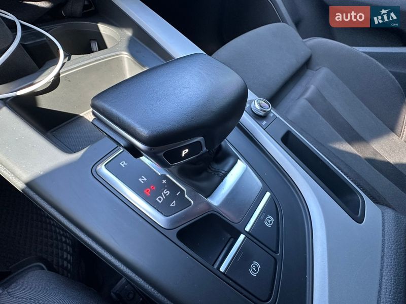 Универсал Audi A4 2020 в Киеве